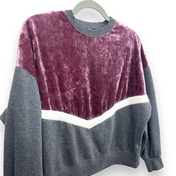 Freshman Sweatshirt Womens Small Gray Purple Velvet Chevron Y2K Dark Goth - Picture 5 of 10